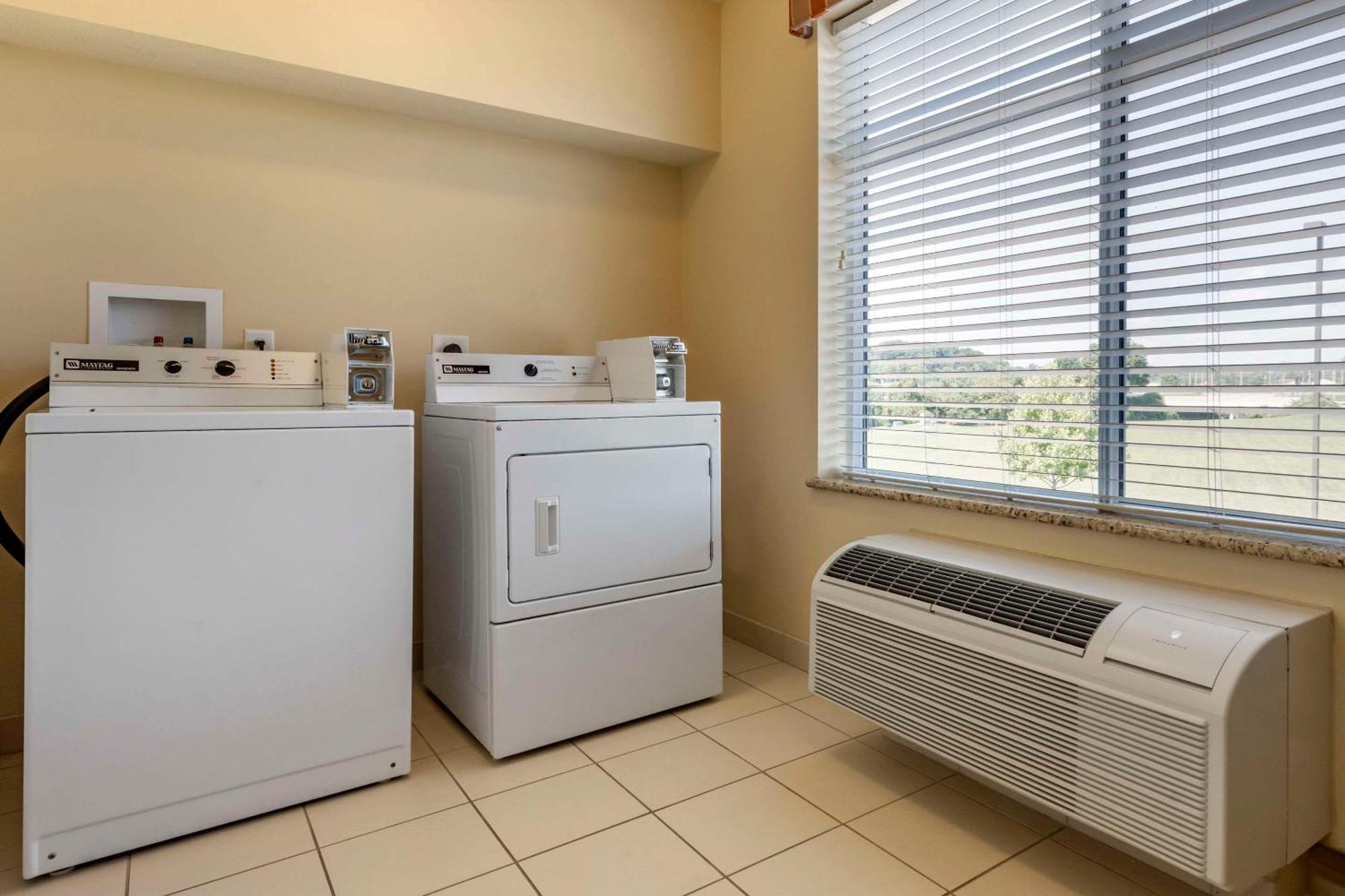 Comfort Inn & Suites Dover Esterno foto
